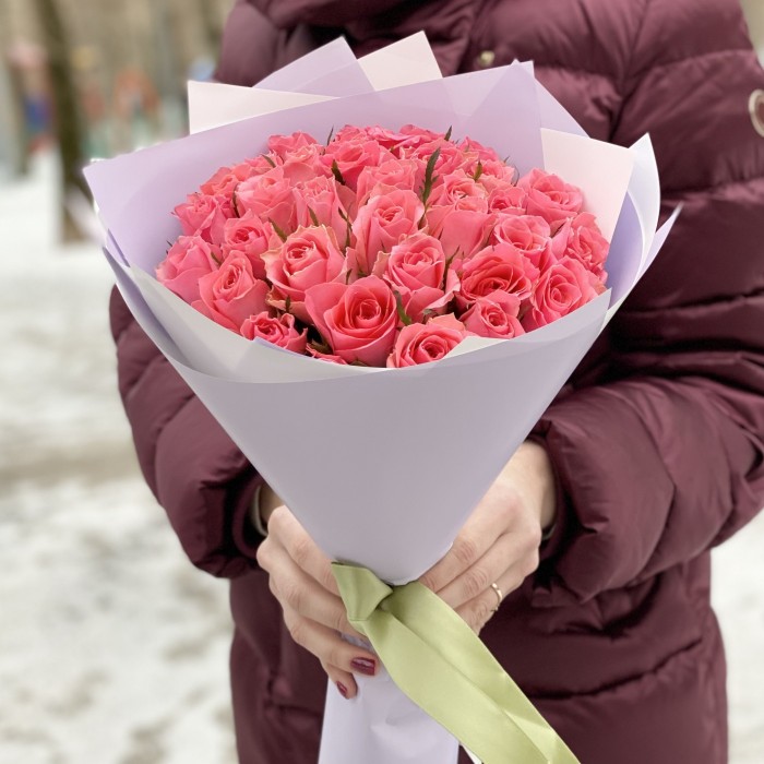 35 коралловых роз Эйс пинк